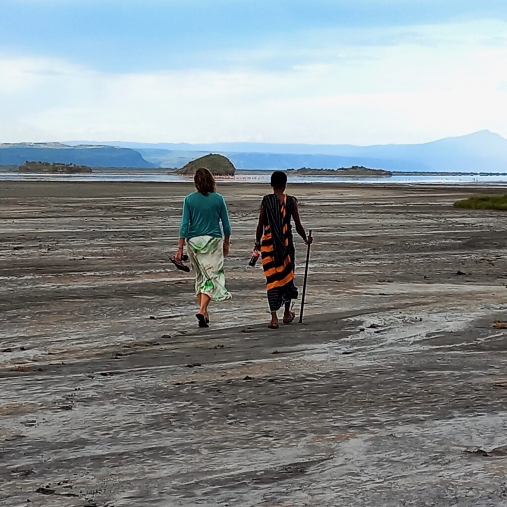 Deux femmes près du Lac Natron en Tanzanie.